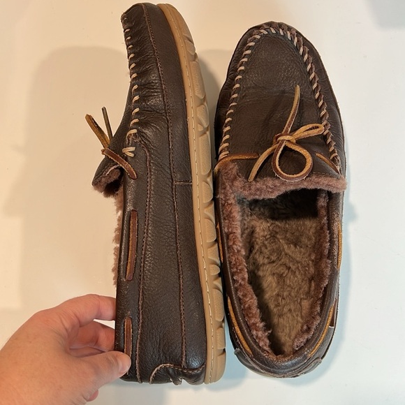 LL‎ Bean - wicked good moccasin, moose hide slippers, leather and shearling main image 7